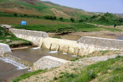 ۶ طرح آبخیزداری در استان اصفهان به بهره برداری می رسد