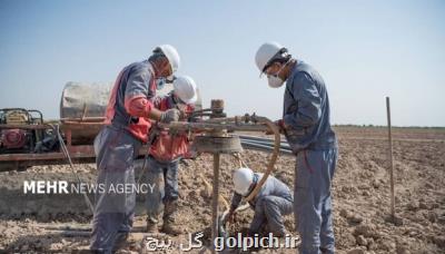 استخراج طلای سیاه در کویر