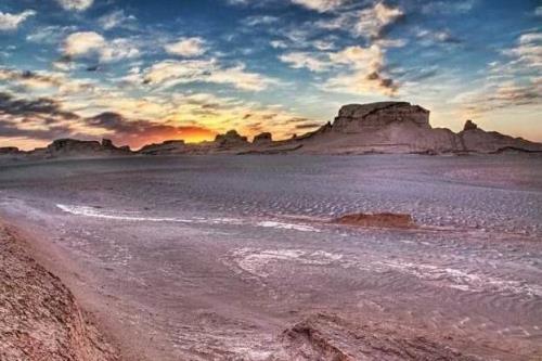 فعال شدن منطقه بیابانی 600 هکتاری در میقان