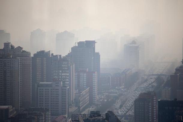 شهرهای ساوه و اراك همچنان از آلودگی هوا رنج می برند